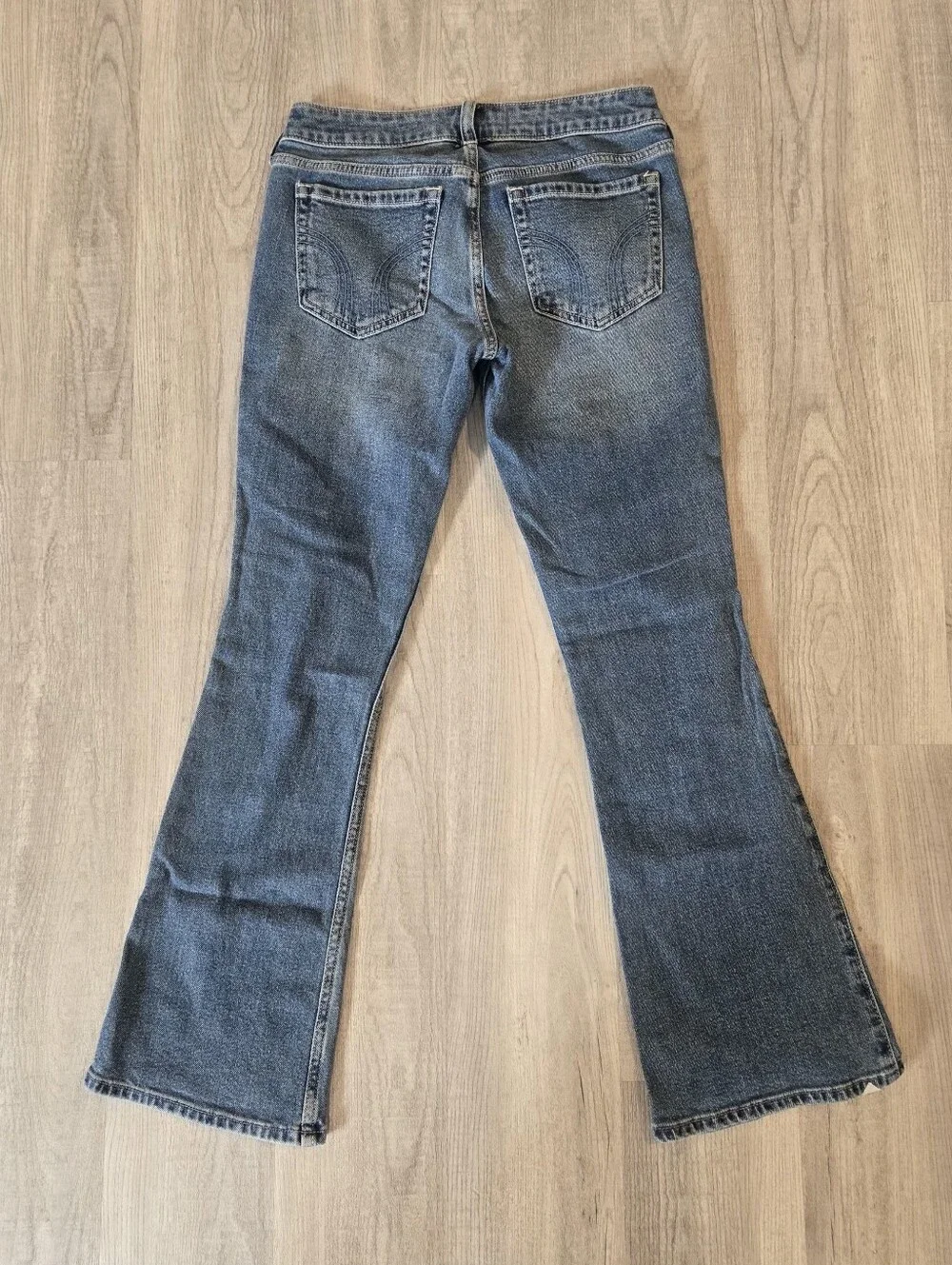 Hollister, low rise Boot , size 2 short, w 26